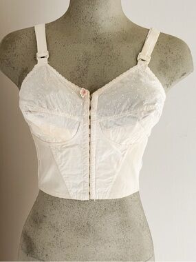 Vintage 1950s Longline Bullet Bra in Ivory